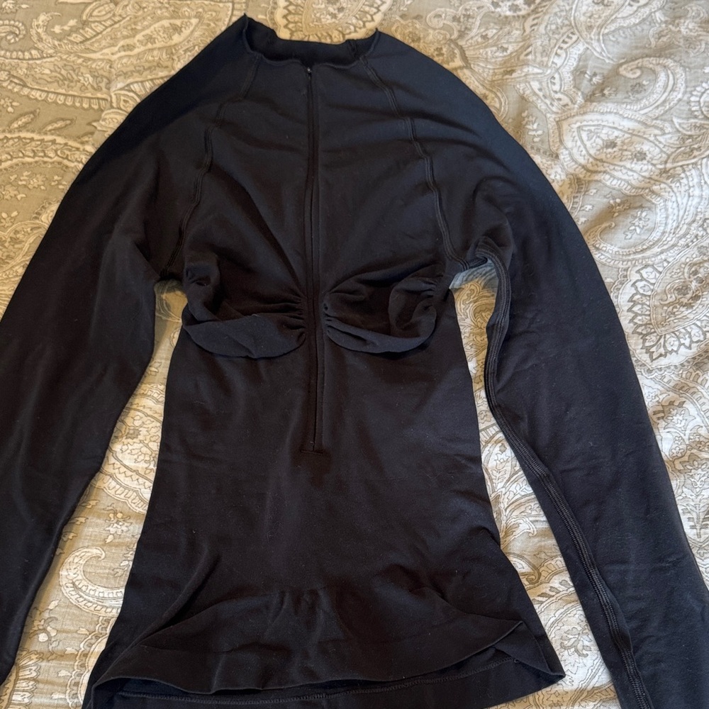 SKIMS Black Long Sleeve 3/4 zip up Top - Picture 4 of 5